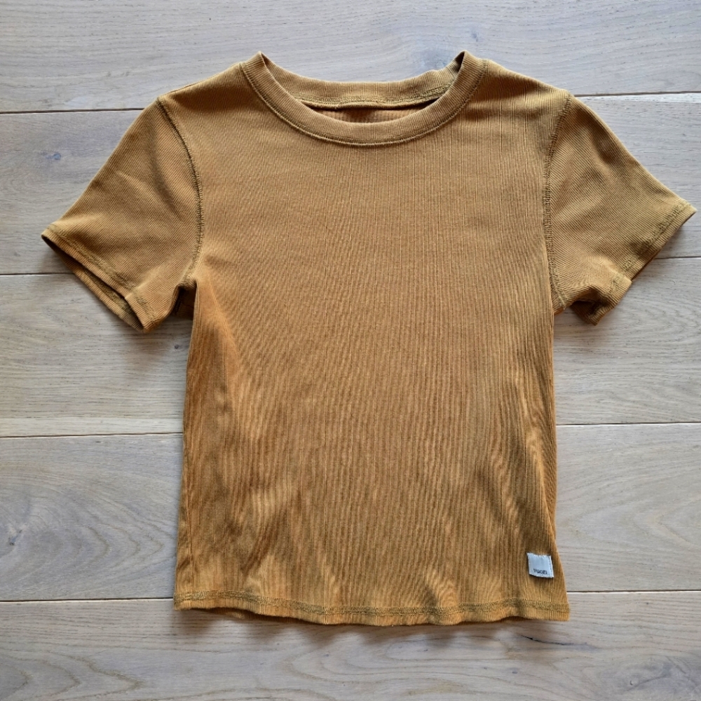 Vuori Pose Fitted Ribbed Tee - size S